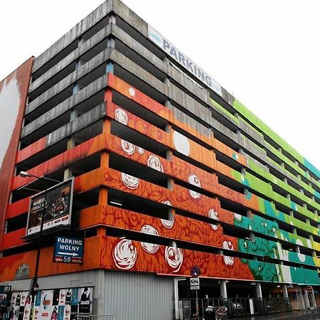 Aleje Jerozolimskie: Central Warsaw Stay with Free Parking Exterior photo